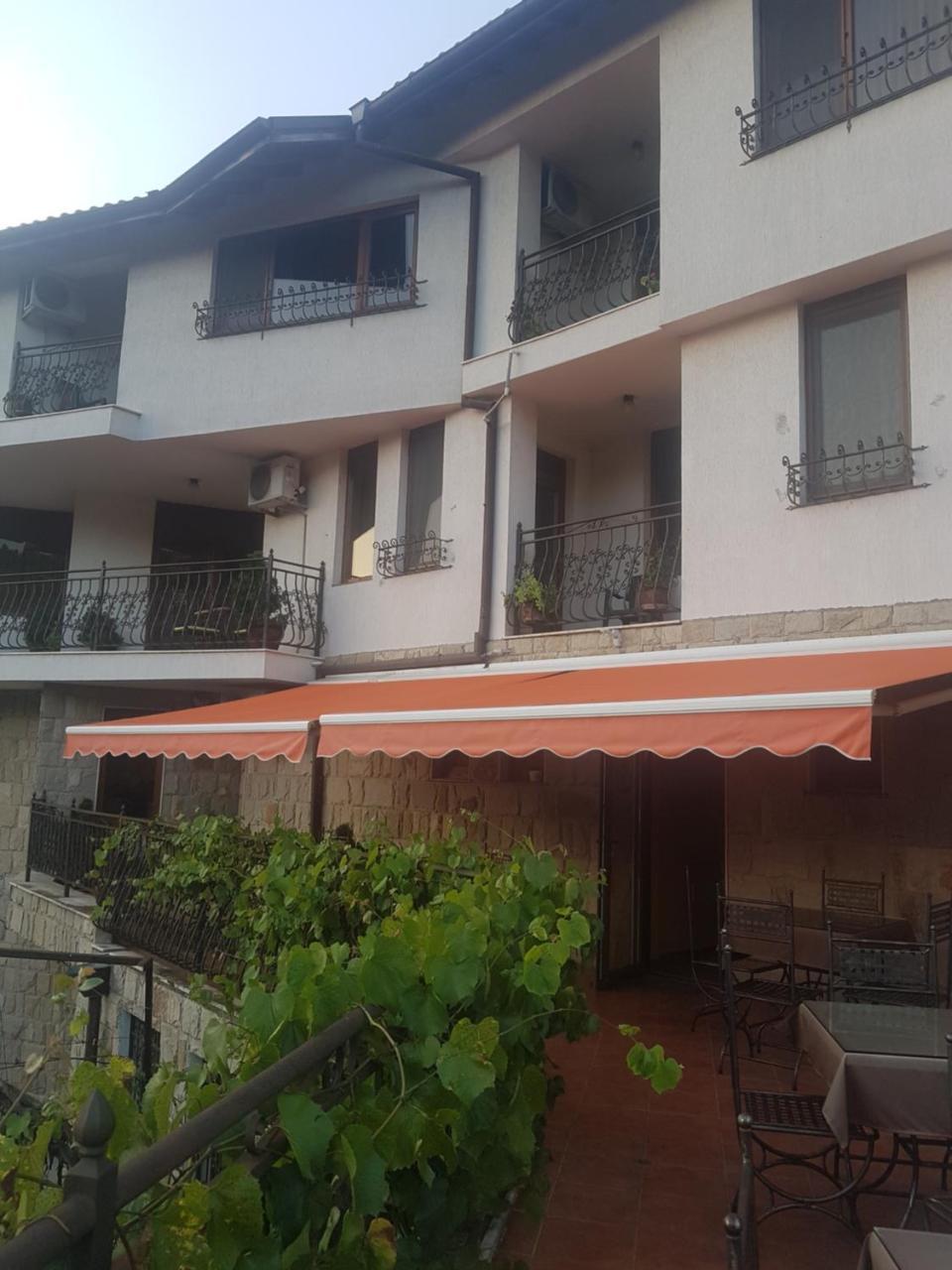 Family Hotel Silvestar Veliko Tŭrnovo Eksteriør bilde